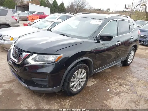 KNMAT2MV7JP548633 2018 NISSAN ROGUE - Image 2