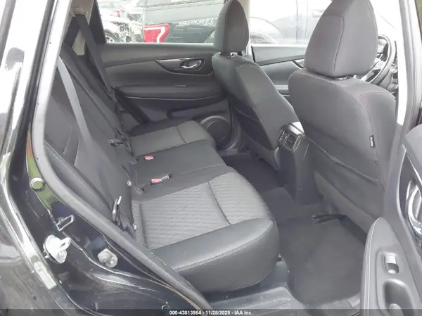 KNMAT2MV7JP548633 2018 NISSAN ROGUE - Image 8