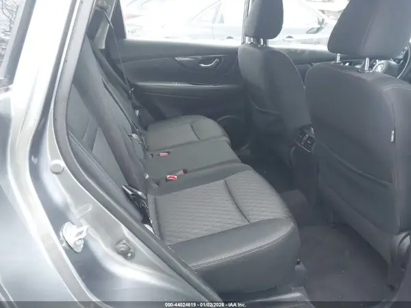 KNMAT2MV7JP552701 2018 NISSAN ROGUE - Image 8