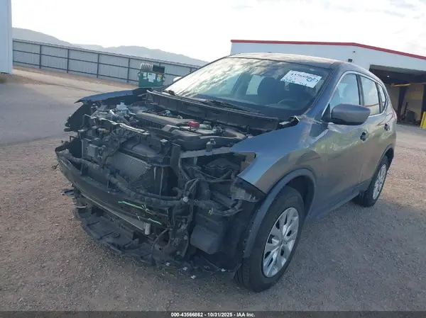 KNMAT2MV7JP553637 2018 NISSAN ROGUE - Image 2
