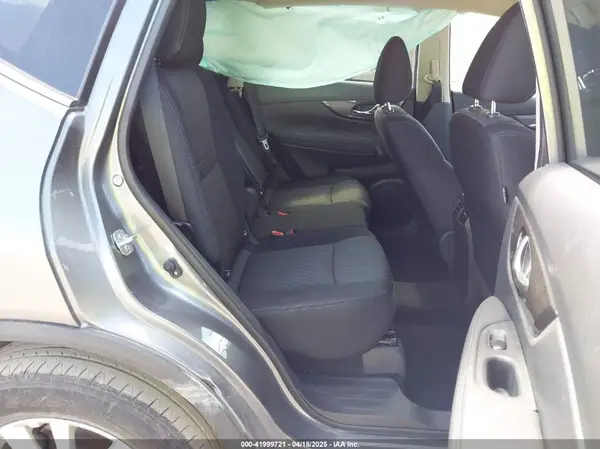 KNMAT2MV7JP557753 2018 NISSAN ROGUE - Image 8