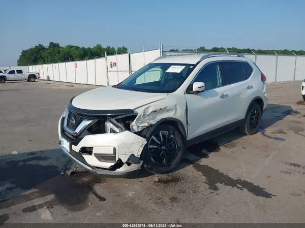 KNMAT2MV7JP568249 2018 NISSAN ROGUE - Image 2