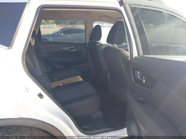KNMAT2MV7JP568249 2018 NISSAN ROGUE - Image 8