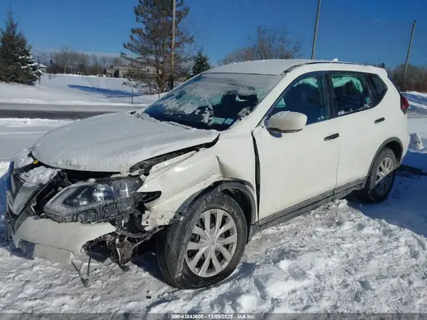 KNMAT2MV7JP571250 2018 NISSAN ROGUE - Image 2