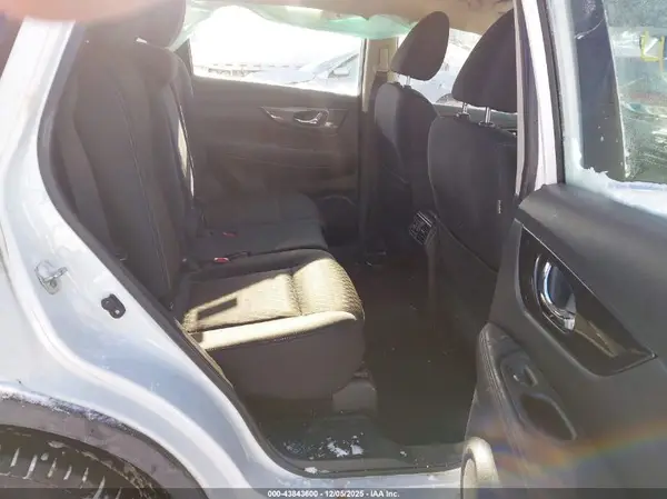 KNMAT2MV7JP571250 2018 NISSAN ROGUE - Image 8