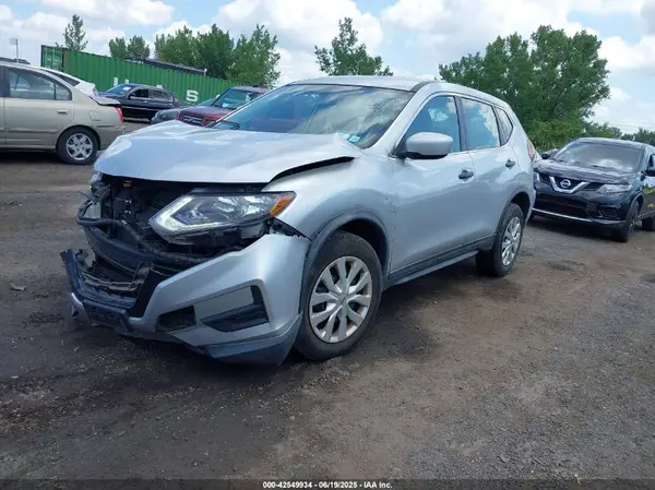 KNMAT2MV7JP571541 2018 NISSAN ROGUE - Image 2