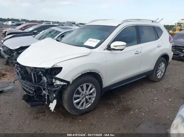 KNMAT2MV7JP574729 2018 NISSAN ROGUE - Image 2