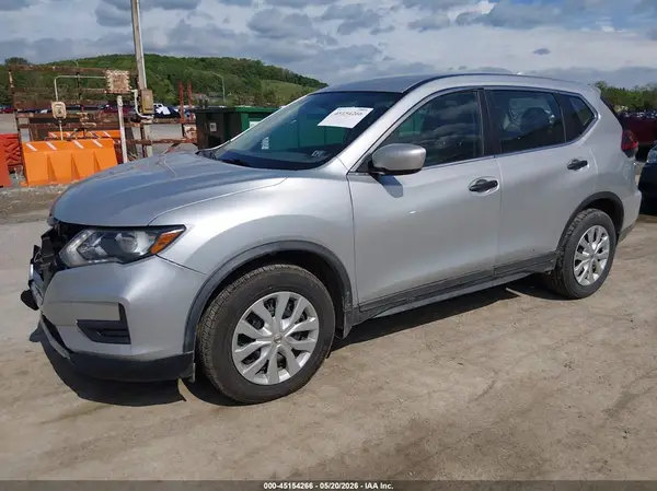 KNMAT2MV7JP574987 2018 NISSAN ROGUE - Image 2