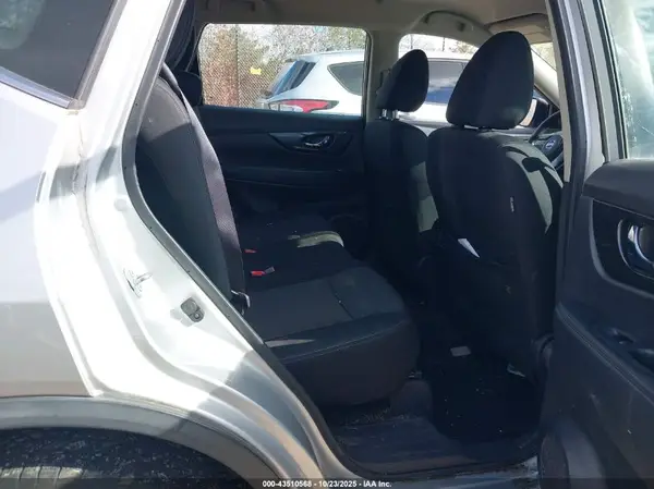 KNMAT2MV7JP576996 2018 NISSAN ROGUE - Image 8