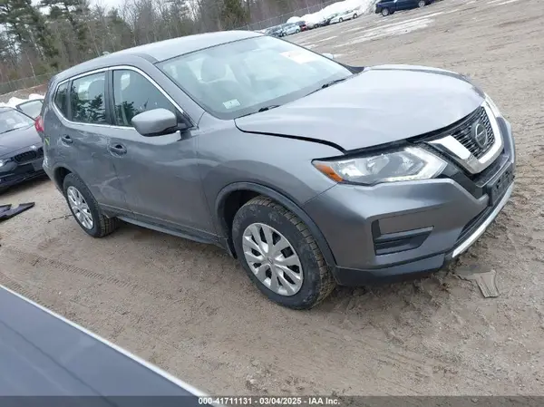 KNMAT2MV7JP579770 2018 NISSAN ROGUE - Image 1