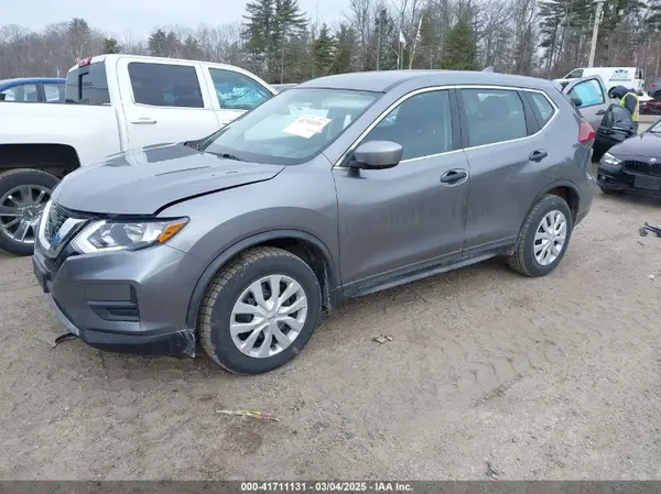 KNMAT2MV7JP579770 2018 NISSAN ROGUE - Image 2