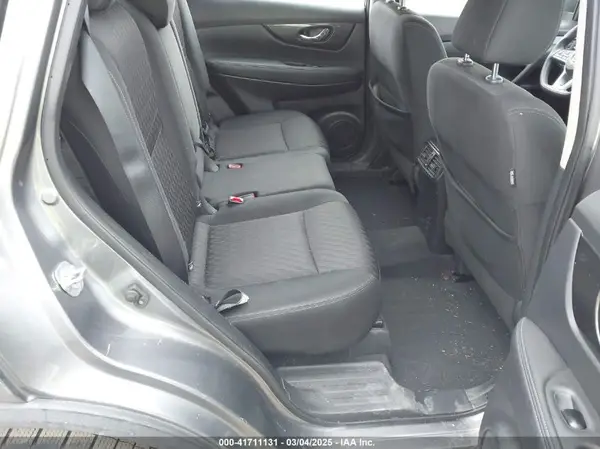 KNMAT2MV7JP579770 2018 NISSAN ROGUE - Image 8