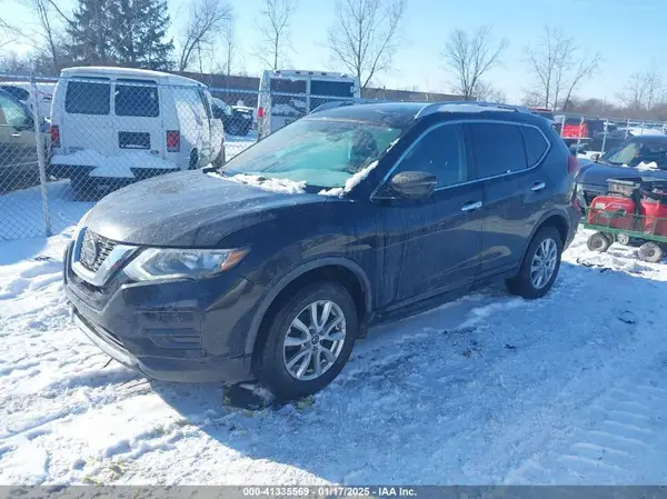 KNMAT2MV7JP580160 2018 NISSAN ROGUE - Image 2