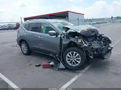 KNMAT2MV7JP580952 2018 NISSAN ROGUE