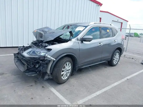 KNMAT2MV7JP580952 2018 NISSAN ROGUE - Image 2