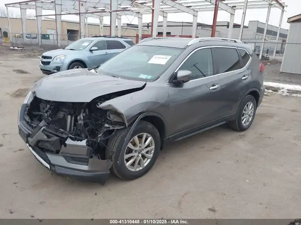 KNMAT2MV7JP582510 2018 NISSAN ROGUE - Image 2