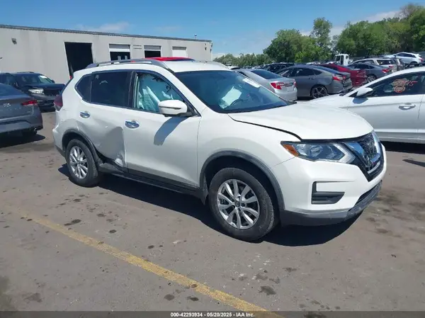 KNMAT2MV7JP586329 2018 NISSAN ROGUE - Image 1