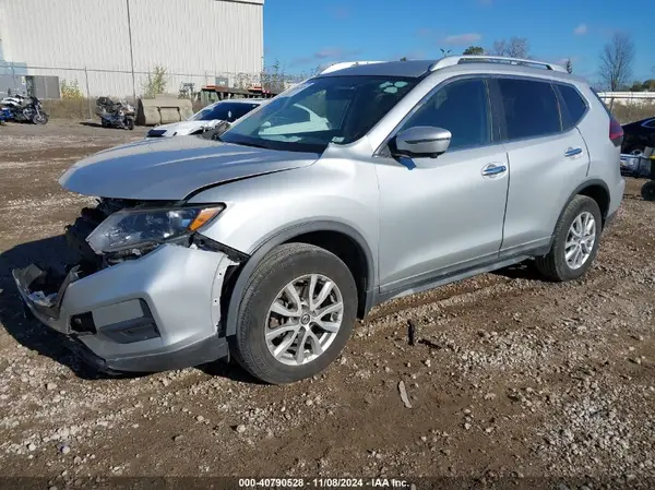 KNMAT2MV7JP590199 2018 NISSAN ROGUE - Image 2