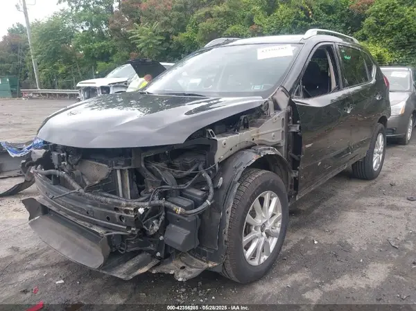 KNMAT2MV7JP591921 2018 NISSAN ROGUE - Image 2