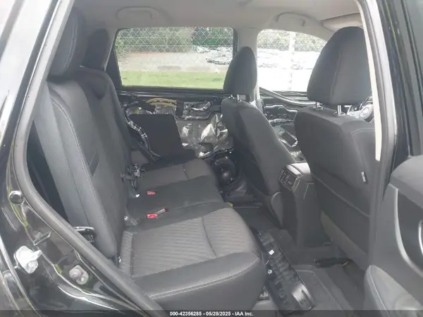 KNMAT2MV7JP591921 2018 NISSAN ROGUE - Image 8