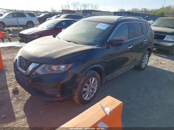 KNMAT2MV7JP594558 2018 NISSAN ROGUE - Image 2