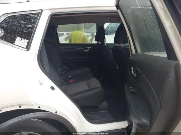 KNMAT2MV7JP595242 2018 NISSAN ROGUE - Image 8