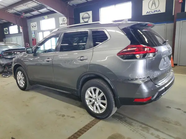 KNMAT2MV7JP597556 2018 NISSAN ROGUE - Image 2