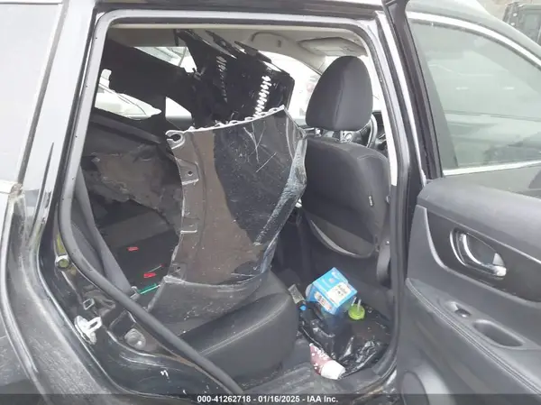 KNMAT2MV7JP605610 2018 NISSAN ROGUE - Image 8