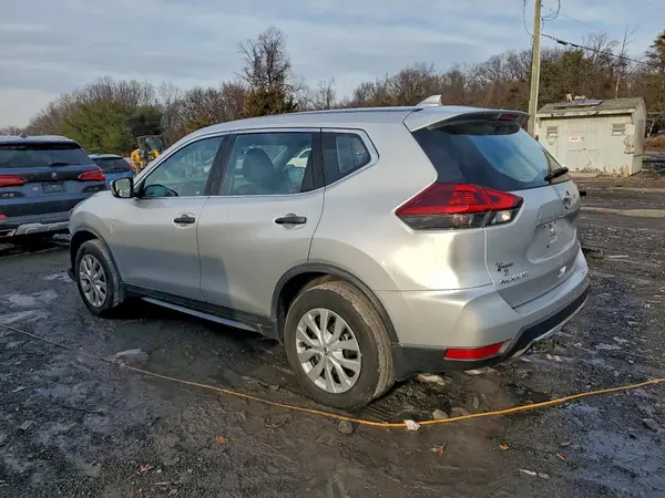 KNMAT2MV7JP607695 2018 NISSAN ROGUE - Image 2