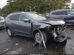 KNMAT2MV7JP608748 2018 NISSAN ROGUE