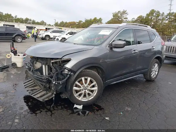 KNMAT2MV7JP608748 2018 NISSAN ROGUE - Image 2