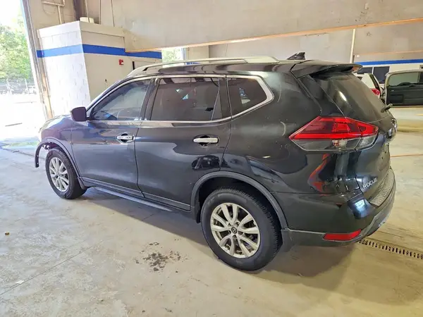 KNMAT2MV7JP608894 2018 NISSAN ROGUE - Image 2