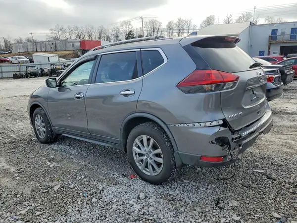 KNMAT2MV7JP611570 2018 NISSAN ROGUE - Image 2