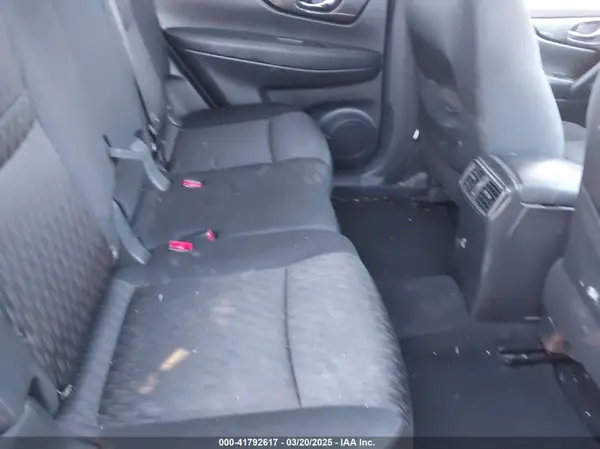 KNMAT2MV7JP611584 2018 NISSAN ROGUE - Image 8