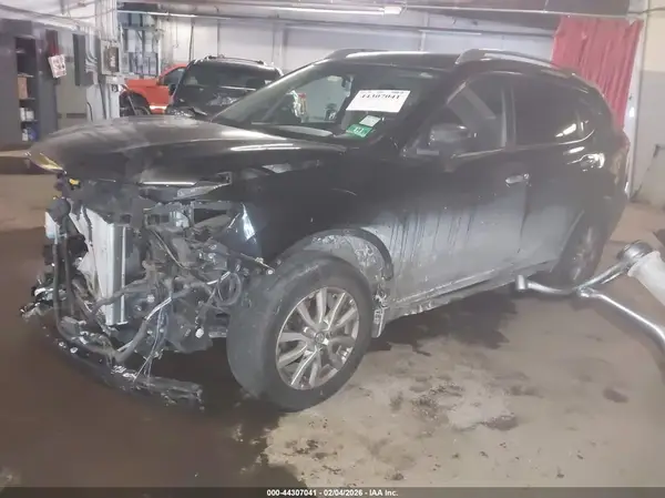 KNMAT2MV7JP617756 2018 NISSAN ROGUE - Image 2