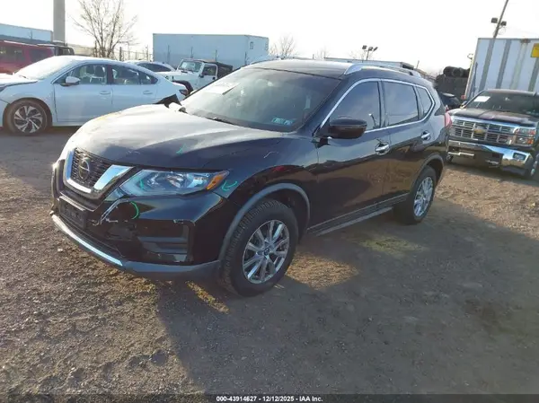 KNMAT2MV7JP620673 2018 NISSAN ROGUE - Image 2