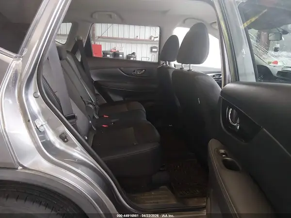 KNMAT2MV7JP620818 2018 NISSAN ROGUE - Image 8