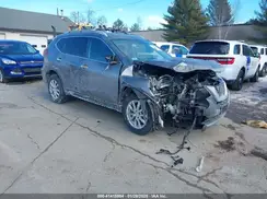 KNMAT2MV7JP622388 2018 NISSAN ROGUE