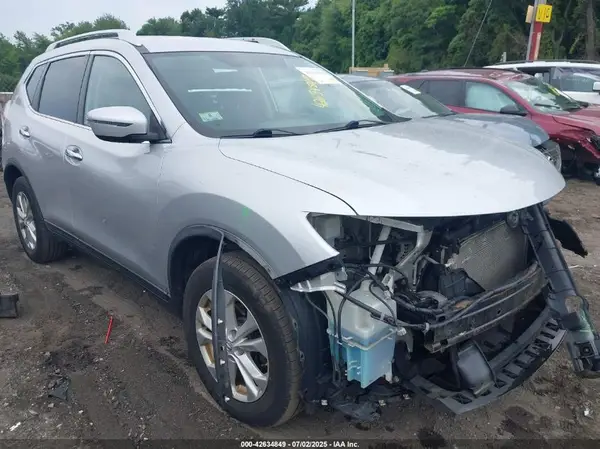 KNMAT2MV8GP604569 2016 NISSAN ROGUE - Image 1