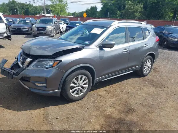KNMAT2MV8HP504666 2017 NISSAN ROGUE - Image 2