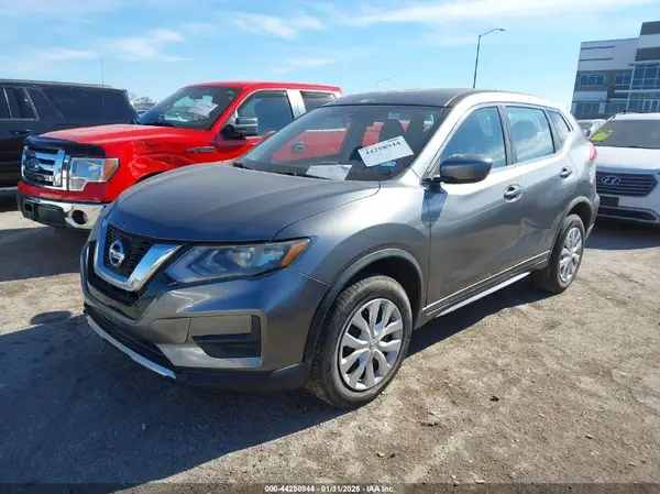 KNMAT2MV8HP506241 2017 NISSAN ROGUE - Image 2