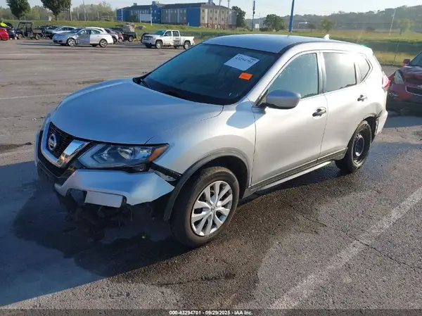 KNMAT2MV8HP510595 2017 NISSAN ROGUE - Image 2