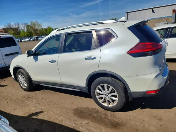 KNMAT2MV8HP512167 2017 NISSAN ROGUE - Image 2
