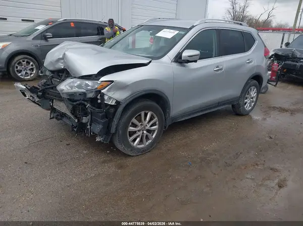 KNMAT2MV8HP523900 2017 NISSAN ROGUE - Image 2