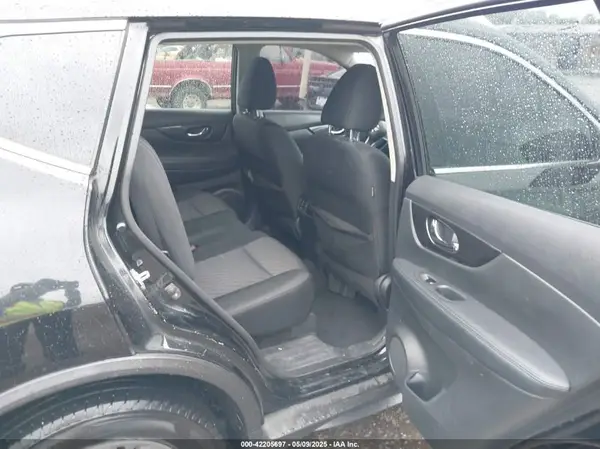 KNMAT2MV8HP525176 2017 NISSAN ROGUE - Image 8