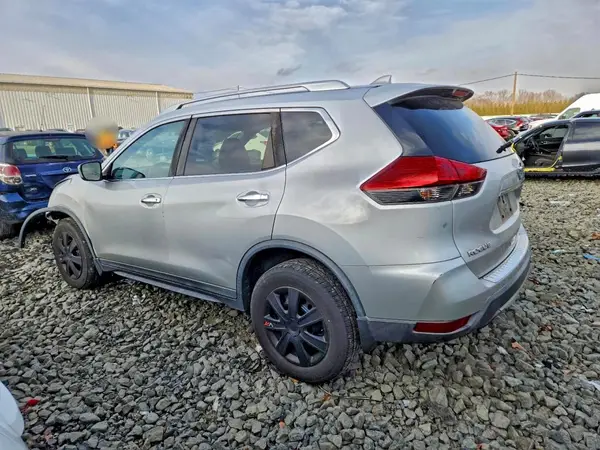 KNMAT2MV8HP525453 2017 NISSAN ROGUE - Image 2