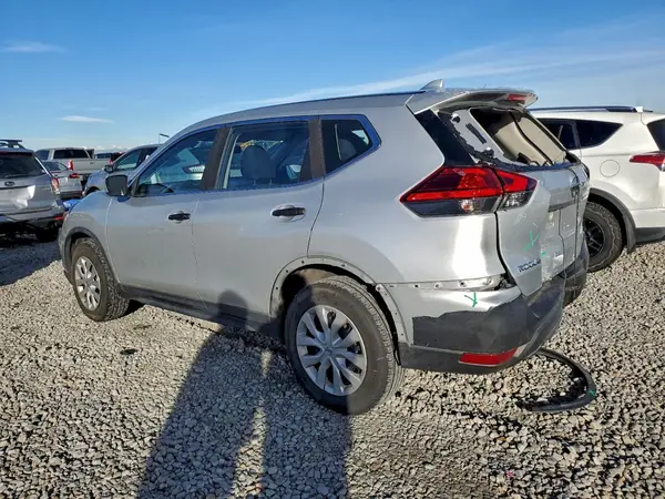 KNMAT2MV8HP528157 2017 NISSAN ROGUE - Image 2