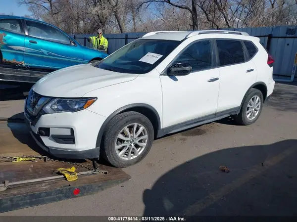KNMAT2MV8HP532418 2017 NISSAN ROGUE - Image 2