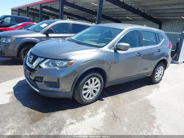 KNMAT2MV8HP535559 2017 NISSAN ROGUE - Image 2