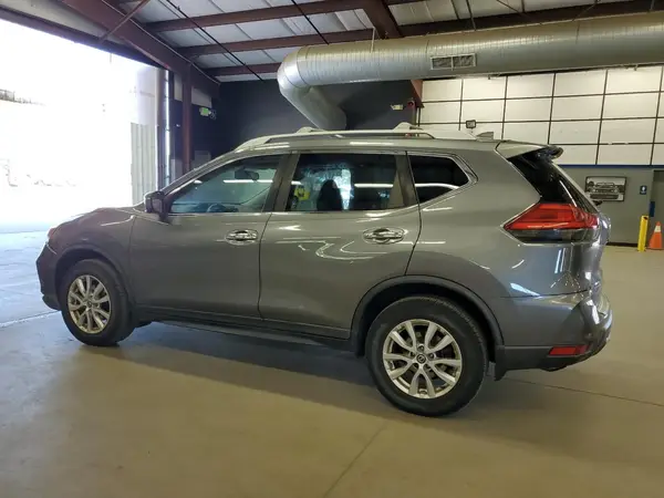 KNMAT2MV8HP540101 2017 NISSAN ROGUE - Image 2